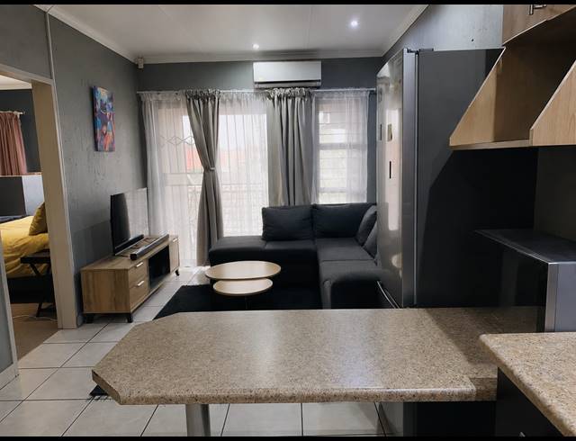 2 BEDROOM APARTMENT FOR SALE IN VANDERBIJLPARK SE 6